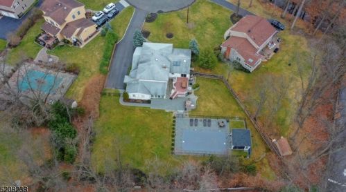 1364 Graymill Dr, Scotch Plains NJ  07076-4725 exterior