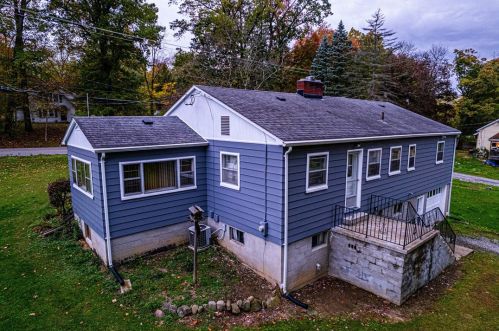 366 Dutch Ln, Hermitage PA  16148-2738 exterior