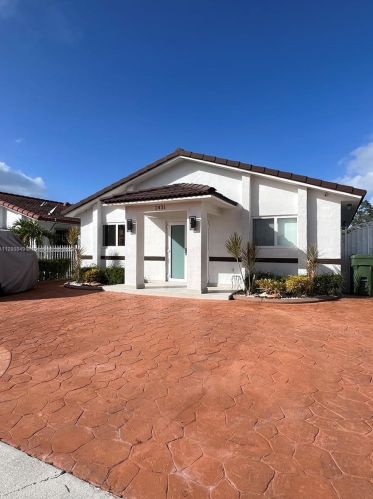 2431 71st Pl, Hialeah, FL 33016-5445