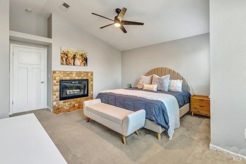 667 Poppy Cir, Vacaville CA  95687-7252 exterior