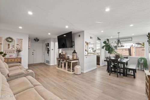 29610 Abelia Rd, Santa Clarita, CA 91387-1946