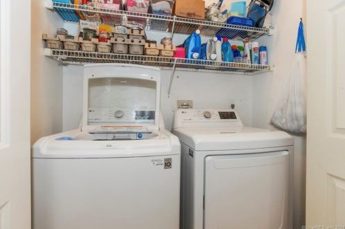 16 Patricks Ct, Wallingford CT  06492-2692 exterior