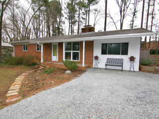 207 Gary Rd, Carrboro, NC 27510-1923
