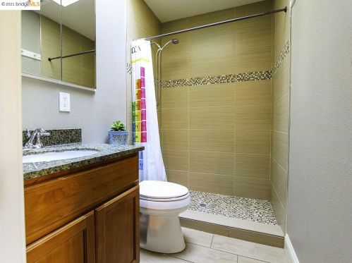 201 Trident Dr, West Pittsburg CA  94565-3525 exterior