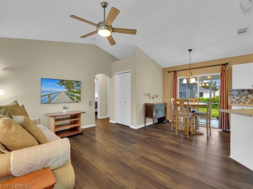 2837 6th Ter, Cape Coral FL  33993-7008 exterior