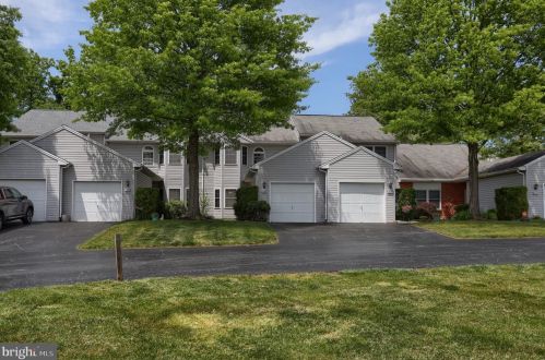 1063 Pond Ridge Dr, Harrisburg, PA 17111-4688