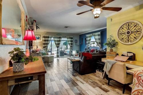 4046 Floramar Ter, New Port Richey FL 34652-3167 exterior