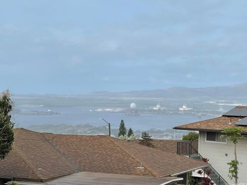 99-526 Mikioi Pl, Aiea, HI 96701