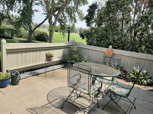 5697 Willow Lake Dr, Darbydale, OH 43123-8837