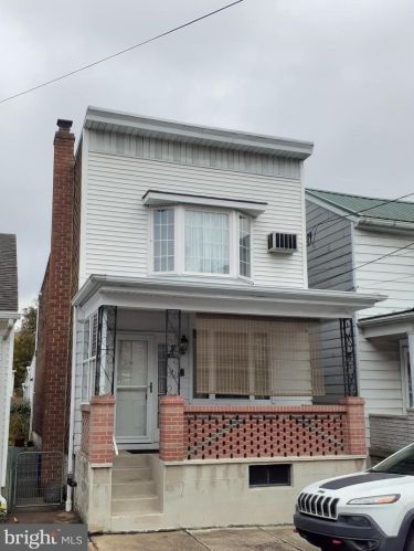 29 Mill St, Arnots Addition, PA 17970-1055