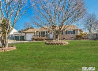 145 Lowell Rd, Sayville, NY 11782-2214