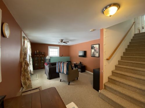 61 Thorndike Rd, Weare NH  03281-4549 exterior