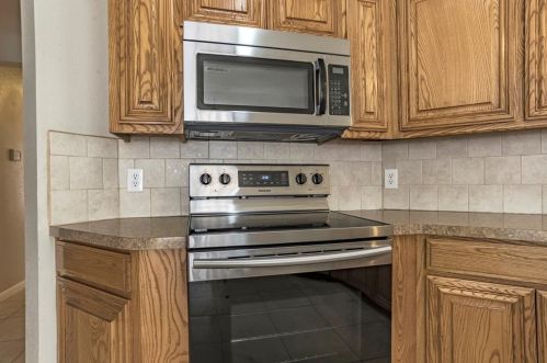 1811 Bertram Dr, Midlothian TX  76063-5988 exterior