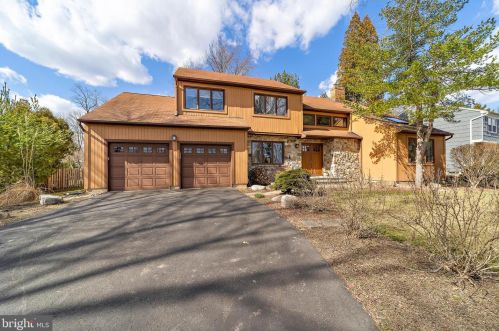 3 Woodfield Ln, Trenton, NJ 08648-1063