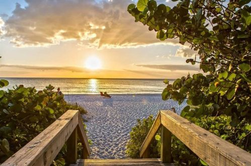 6867 Sterling Greens Dr, Naples FL  34104-5727 exterior