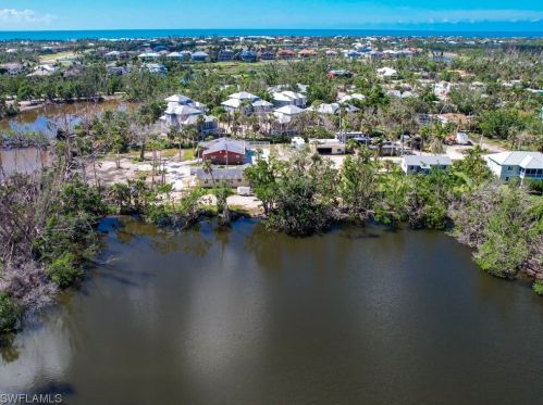 1450-1460 Court Pl, Sanibel, FL 33957-4501