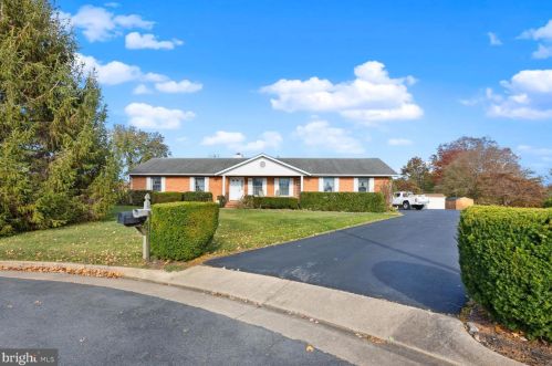 504 Jasper Ct, Woodstock VA  22664-1459 exterior