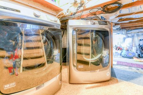 12 Nicholas Dr, Old Bridge NJ  08857-1558 exterior