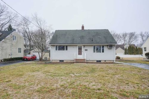 479 Berkshire Rd, Ridgewood NJ  07450-5533 exterior