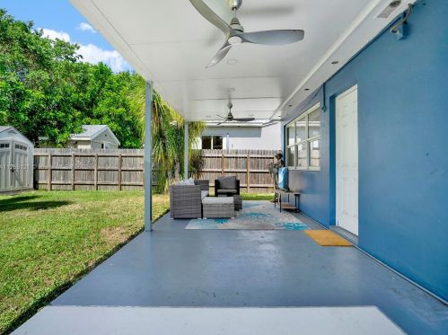 2340 58th Ter, Hollywood FL 33021-3223 exterior