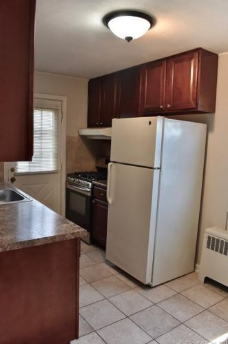 102 Dora St, Stamford CT  06902-4439 exterior