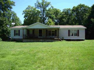 672 Willoughby Loop Rd, Pinson, TN 38366-8701