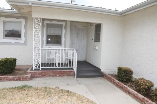 1432 Boyden Ave, Lancaster, CA 93534-1742