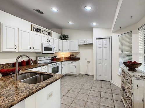 10187 122nd St, Belleview FL  34420-7492 exterior