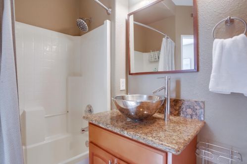 382 Carmel Creeper Pl, Encinitas CA  92024-7704 exterior