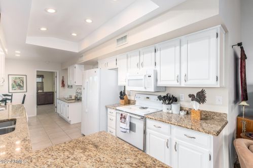 20019 146th Dr, Sun City AZ 85375-6126 exterior