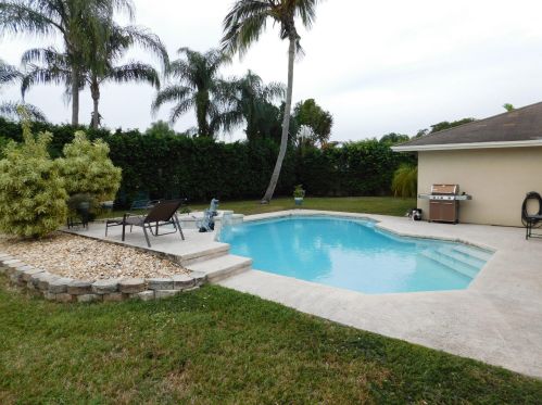 114 Santiago St, West Palm Beach, FL 33411-1233