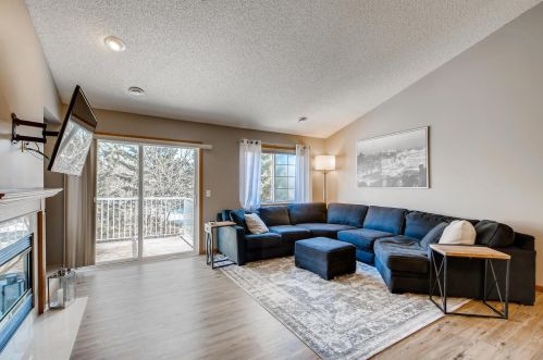 331 Heritage Trl, Lino Lakes, MN 55014-5009