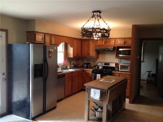 8195 Oak St, Zionsville IN  46077-7639 exterior