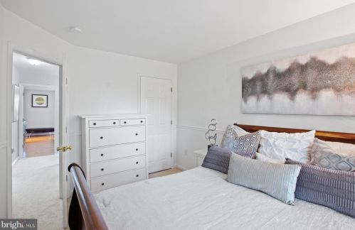 6724 Emmanuel Ct, Gainesville VA  20155-1492 exterior