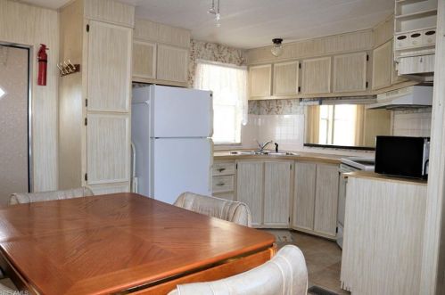 4742 Sandpiper Dr, Saint James City FL  33956-2833 exterior