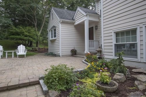 28 Mead Ridge Ln, Ridgefield, CT 06877-4823