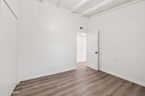 905 Prince Rd, Tucson AZ 85705-3025 exterior