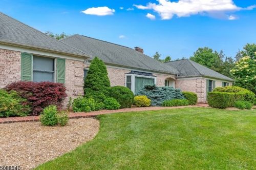 131 Pulaski Rd, White House Station, NJ 08889-3104