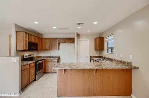 1305 Pryor Rd, San Tan Valley AZ  85140-4435 exterior