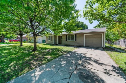 708 Juno Ln, Denton, TX 76209-8059