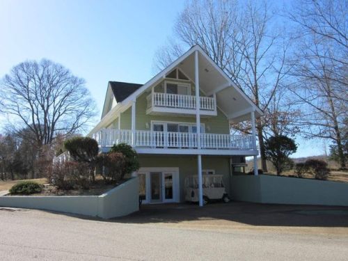 782 Riverview Dr, Decaturville, TN 38329-5272