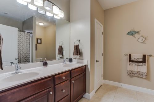 84 2nd Ave, Shalimar FL  32579-1951 exterior
