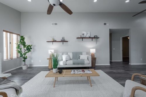 23128 Calvello Dr, Santa Clarita CA  91354-1360 exterior