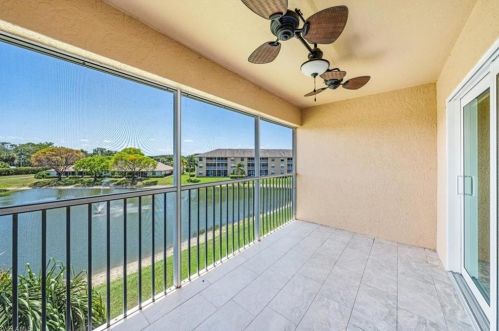 9650 Victoria Ln, Naples FL  34109-1604 exterior