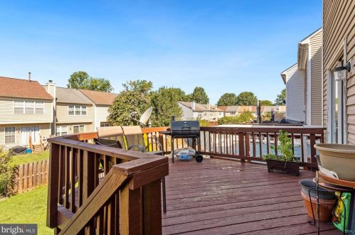 605 Warrenton Ter, Leesburg VA  20176-2466 exterior