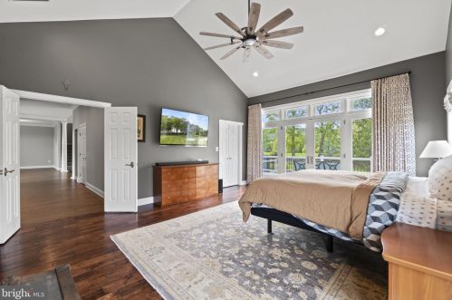 17621 Stonegait Ct, Round Hill VA  20141-2264 exterior