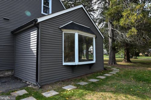 380 Ivy Mills Rd, Glen Mills PA  19342-1424 exterior