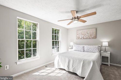 1937 Belmont Ridge Ct, Herndon VA  20191-5446 exterior