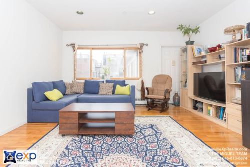 11882 Metropolitan Ave, Jamaica, NY 11415-2001