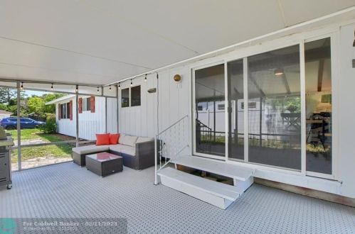 5173 Lake Blvd, Delray Beach FL  33484-4265 exterior